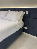 Placa Lui 40x40 cm en color lino Azul Oscuro