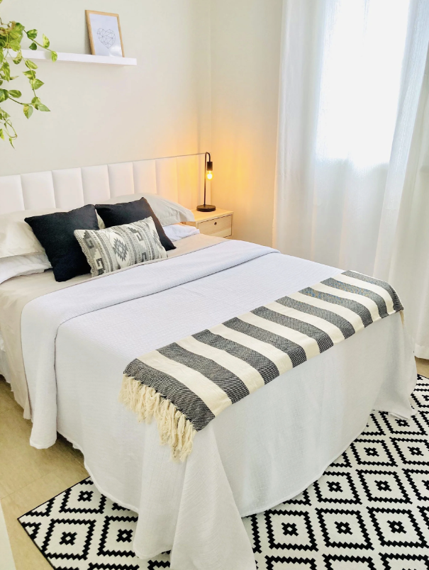 Respaldo Placa Lui 60x20 cm – Tapizada en Lino Blanco