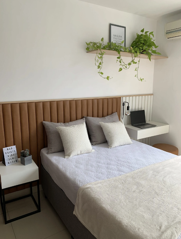 Placa Decorativa 120x10 cm – Cuerina Caramelo con Punta Redondeada