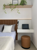 Placa Decorativa 120x10 cm – Cuerina Caramelo con Punta Redondeada