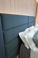 Cabecera Maxiline 320x120 cm – Tapizada en Lino Azul Petróleo